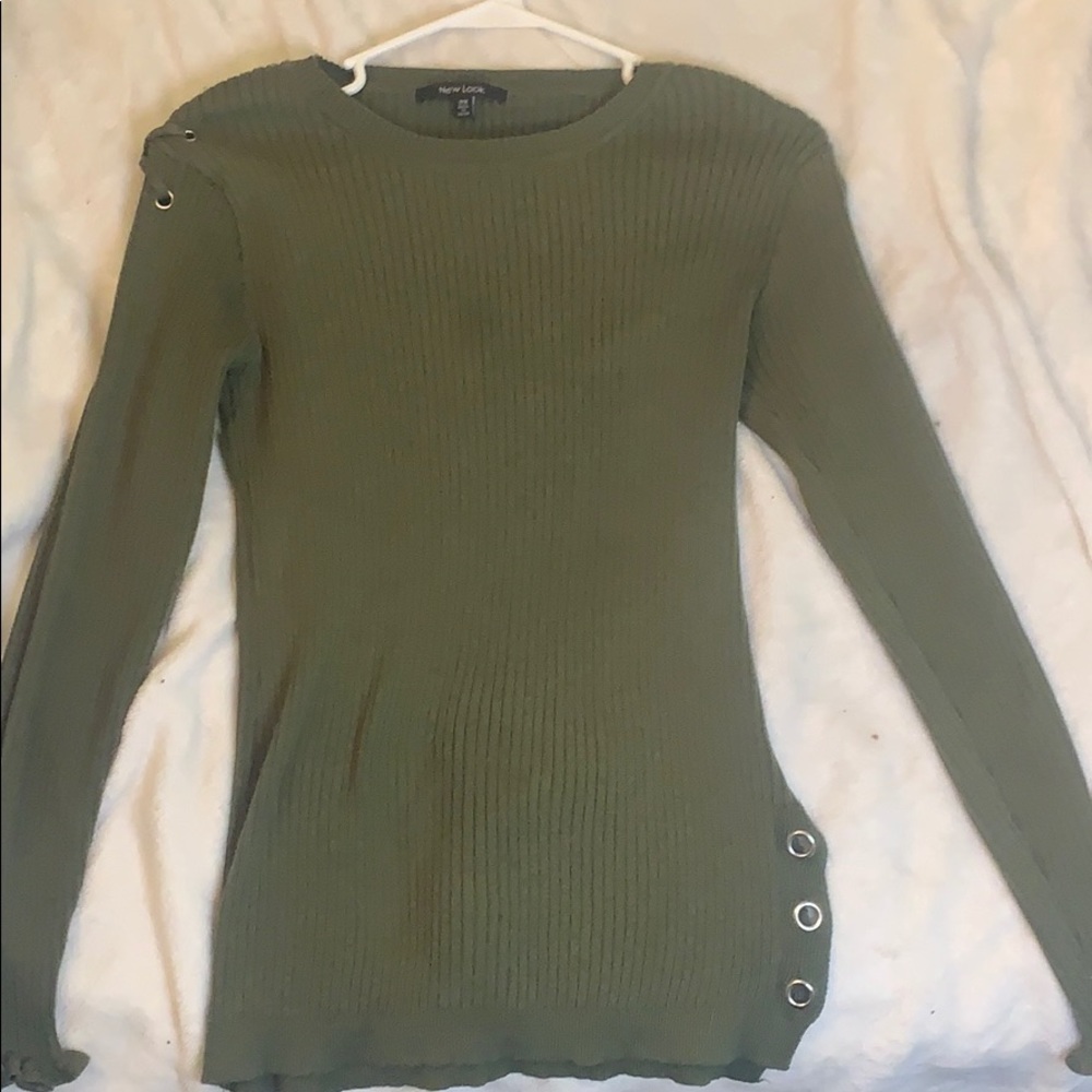 Green ribbed sweater